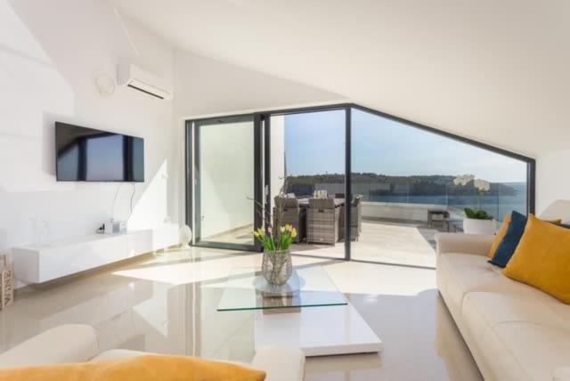 Luxury Apartment Anto With Sea View And Balcony Banjole Buitenkant foto