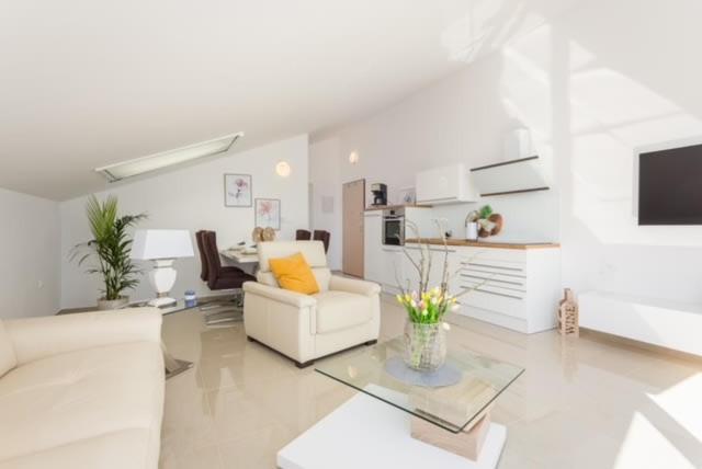 Luxury Apartment Anto With Sea View And Balcony Banjole Buitenkant foto
