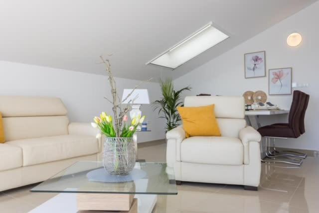 Luxury Apartment Anto With Sea View And Balcony Banjole Buitenkant foto