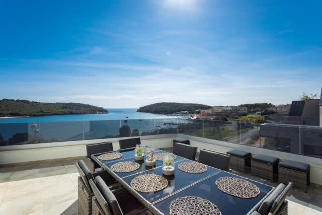 Luxury Apartment Anto With Sea View And Balcony Banjole Buitenkant foto
